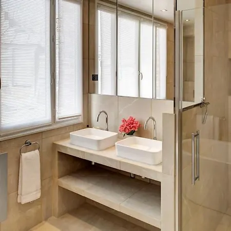 Superb With Terrace And Private Gym Appartement *