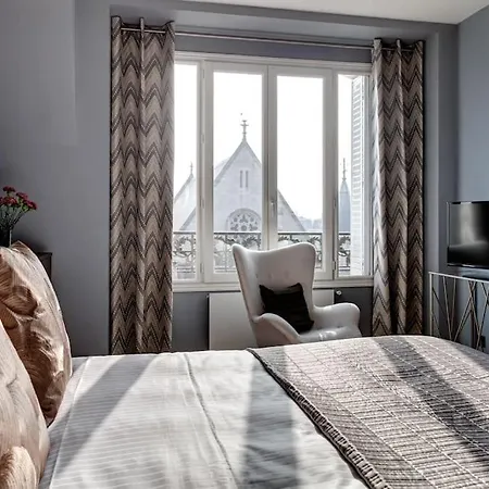 Superb With Terrace And Private Gym